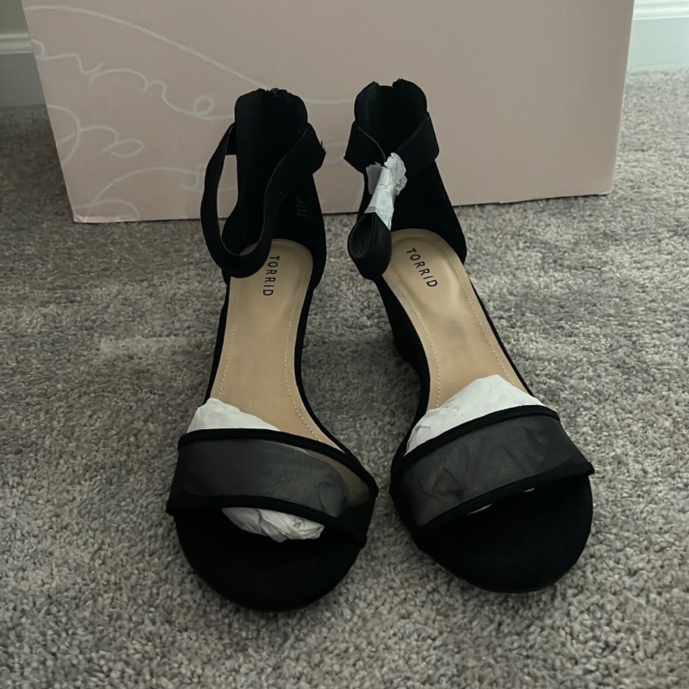Torrid Black Mesh Double Strap Midi Wedges Size 11